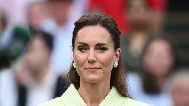 ¡Impactante! Las oscuras teorías sobre la cirugía de Kate Middleton: ¿BBL o algo más?